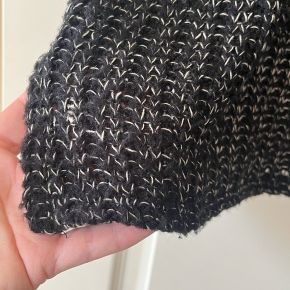 TopShop Knit Black Short Sleeve Sweater Women’s Size US 10 - Picture 8 of 14